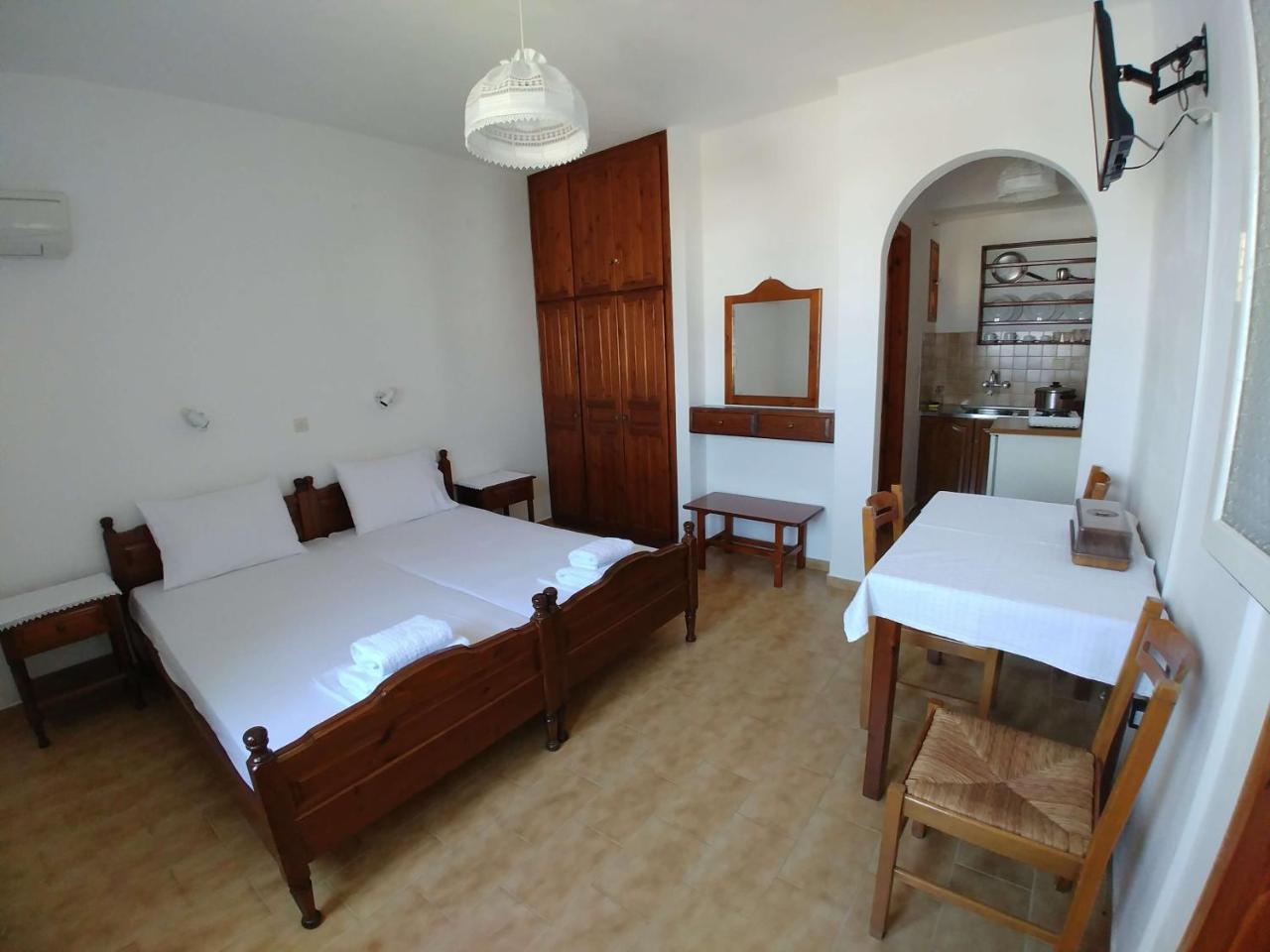 Casper'S Studios Piso Livadi Dış mekan fotoğraf